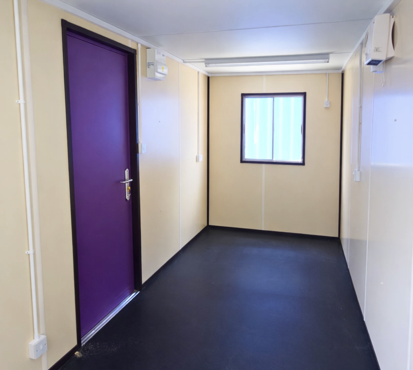 20ft Portable Office Container – Modular Site Office Cabin & Portable Workspace - Image 5