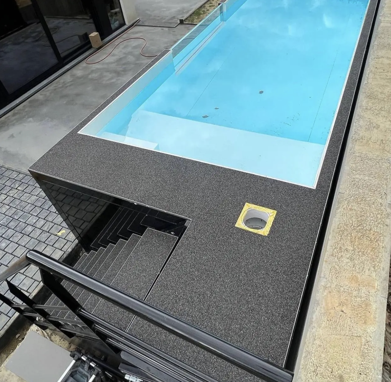 20ft Shipping Container Swimming Pool – Modular Above-Ground Steel Pool with Integrated Filtration - Image 4