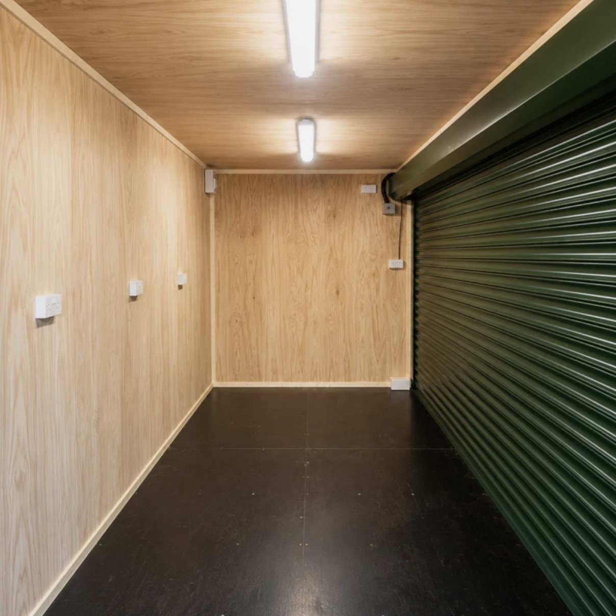 20ft Side Roller Door Shipping Container – Secure Self Storage Unit with Heavy-Duty Roller Shutter - Image 9