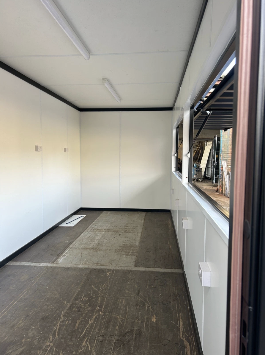 20ft x 8ft Shipping Container Food Kiosk – Street Food & Coffee Shop Unit - Image 3