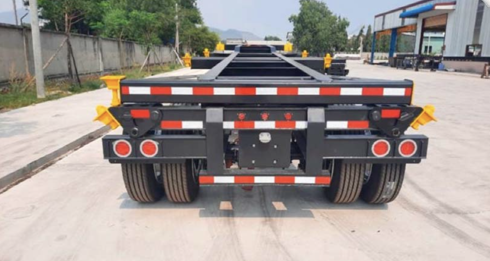 20–40 Ft Spread-Axle Slider Container Chassis - Image 4
